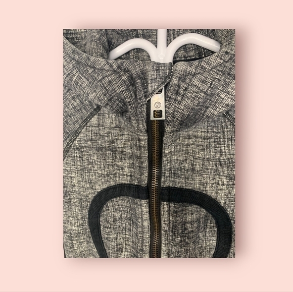 Lululemon Scuba Zip Hoodie Grey & Black, Size 6, Excellent Gently Used Condition - Picture 5 of 8